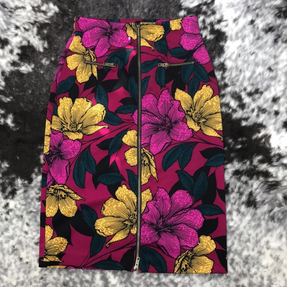 Worthington Dresses & Skirts - Worthington Fuchsia Floral Printed Pencil Skirt